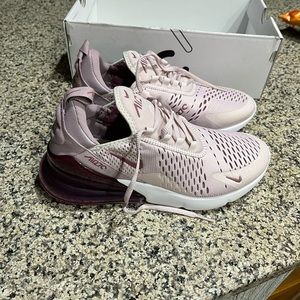Women’s Nike AirMax 270- Brand New, Never worn